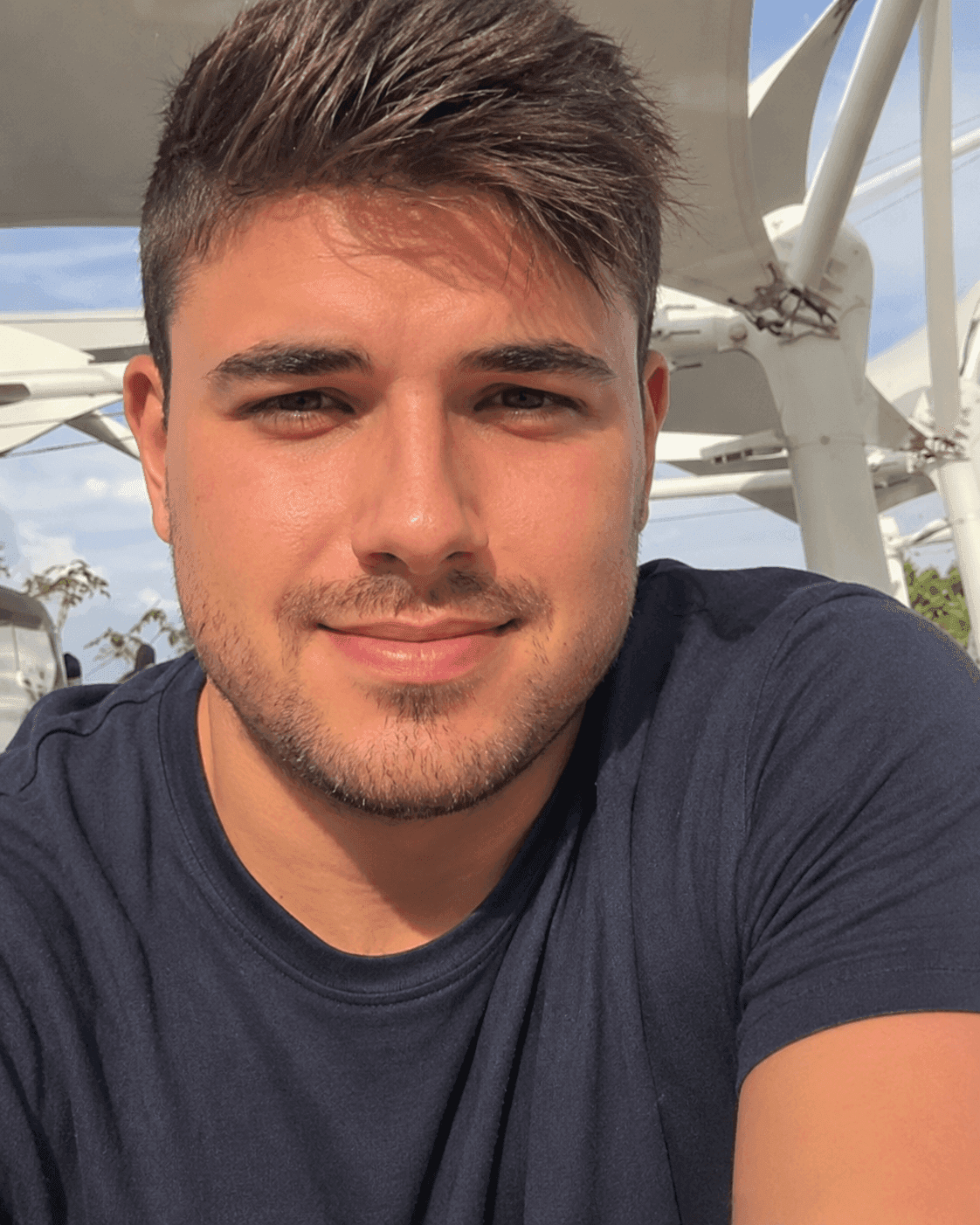 Before jawline filter: man with a light beard and a weak, asymmetrical jawline